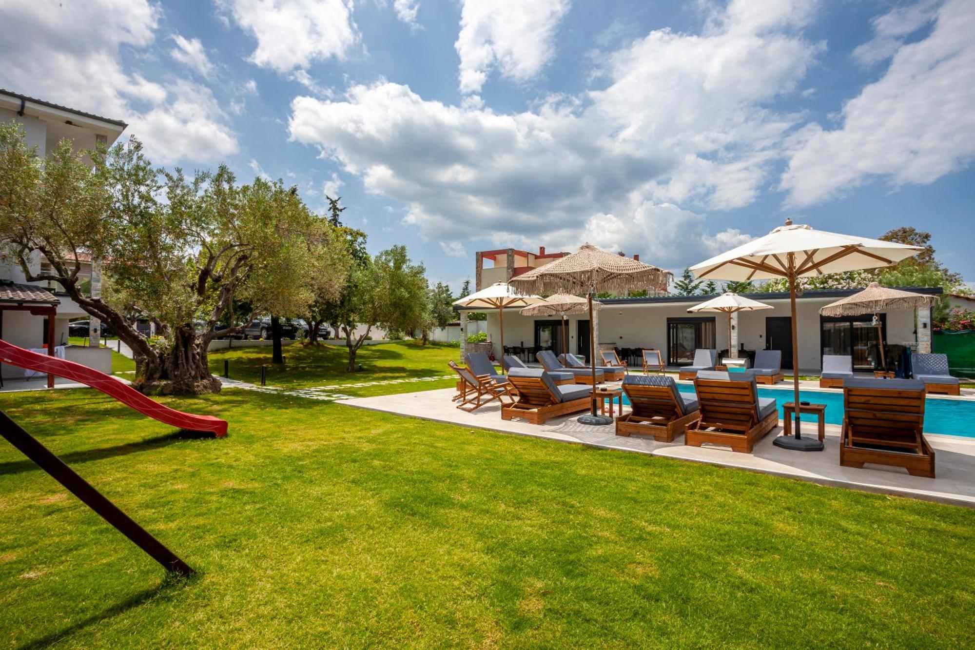 Olia Seaside Residence 120M From The Beach Пефкохори Экстерьер фото
